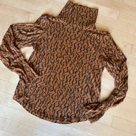 Anthropologie Puff sleeve turtleneck top, S, CB2439 - Picture 2 of 4